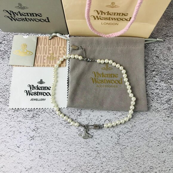 NEW Vivienne Westwood silvery Safety Pin Pearl Necklace - Picture 3 of 12